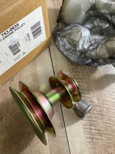 New MTD 753-0635 Engine Pulley Genuine OEM New Old Stock (6922807869623)